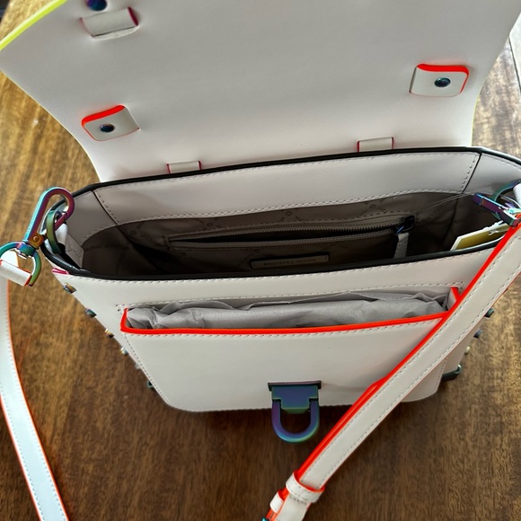 Michael Kors Manhattan Crossbody Bag Optic White with Oil Slick hardware finish. - Picture 8 of 16